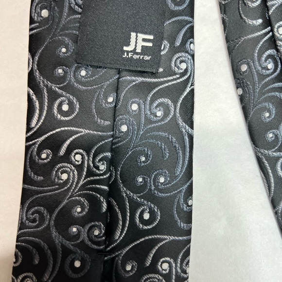 JF J.Ferrar Black and Gray Floral Tie - Picture 2 of 3